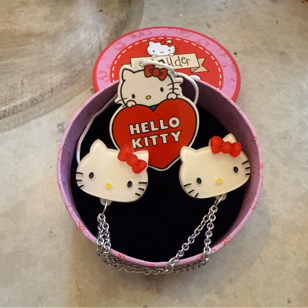 Erstwilder Hello Kitty Cardigan Clips Brooch New in Box